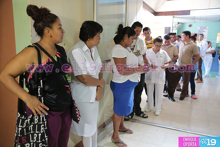 Trabajadores del Estado reciben pago de salario adelantado